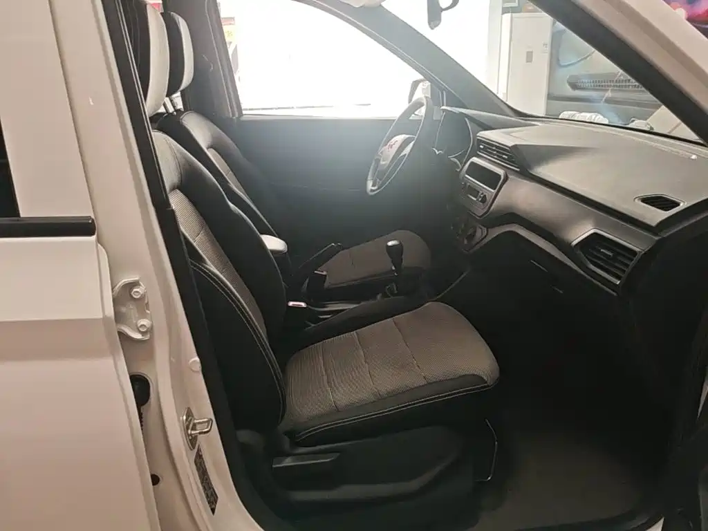 Wuling Hongguang — миниатюра 25