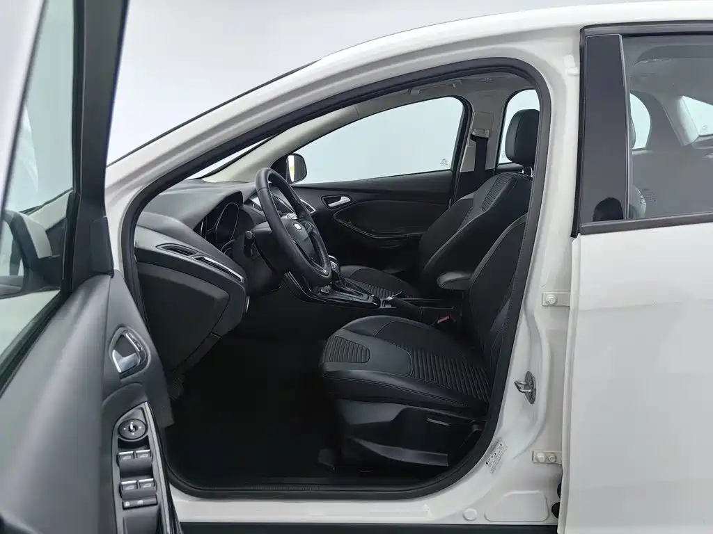 Ford Focus — миниатюра 10