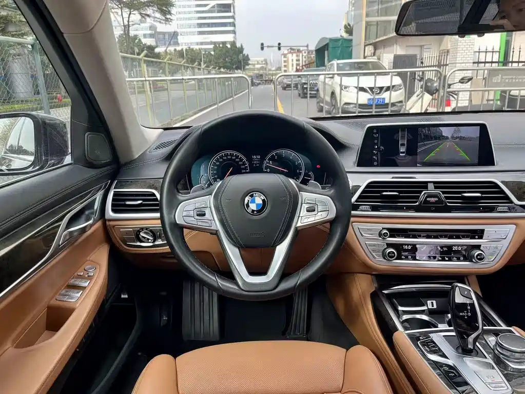 BMW 7 SERIES