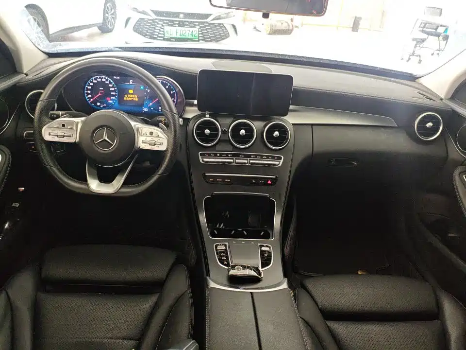Mercedes-Benz C-Class — миниатюра 5