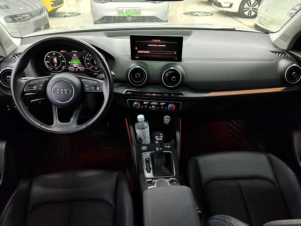 Audi Q2L e-tron — миниатюра 12