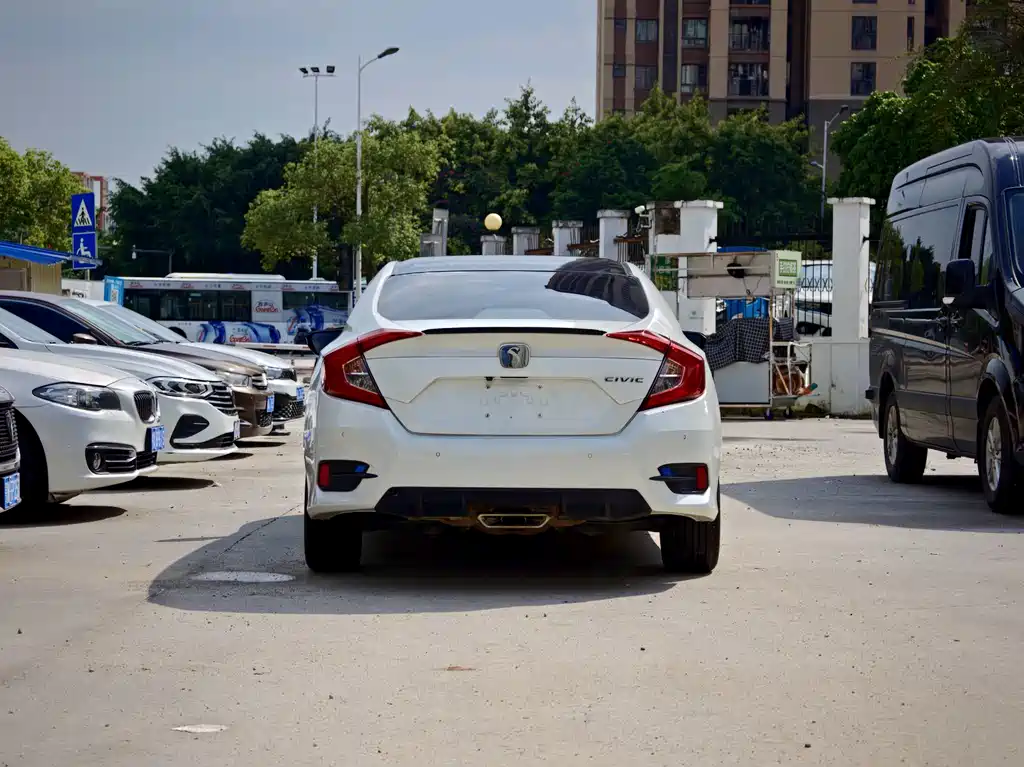 Honda Civic — миниатюра 8