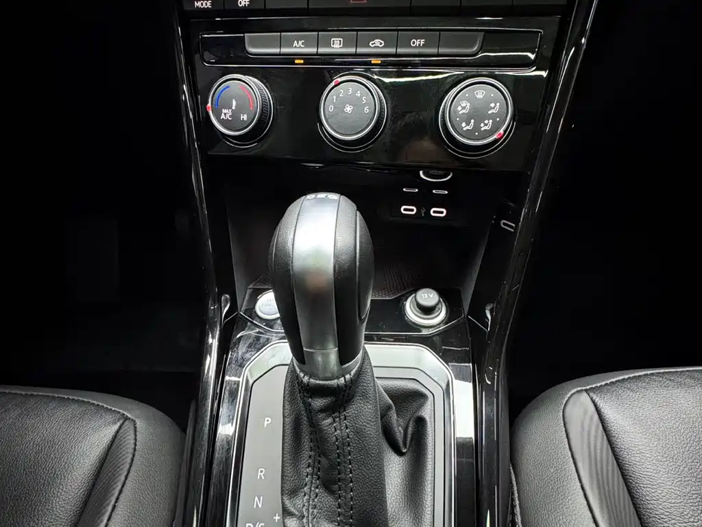 Volkswagen T-Roc — миниатюра 15