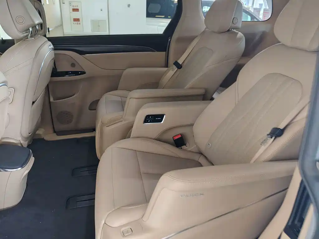 Buick GL8 Hybrid — миниатюра 23