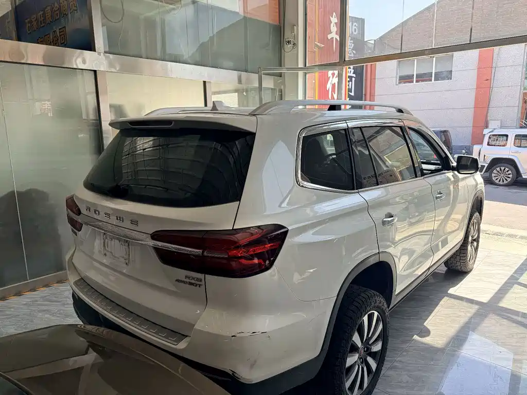 Roewe RX8 — миниатюра 4