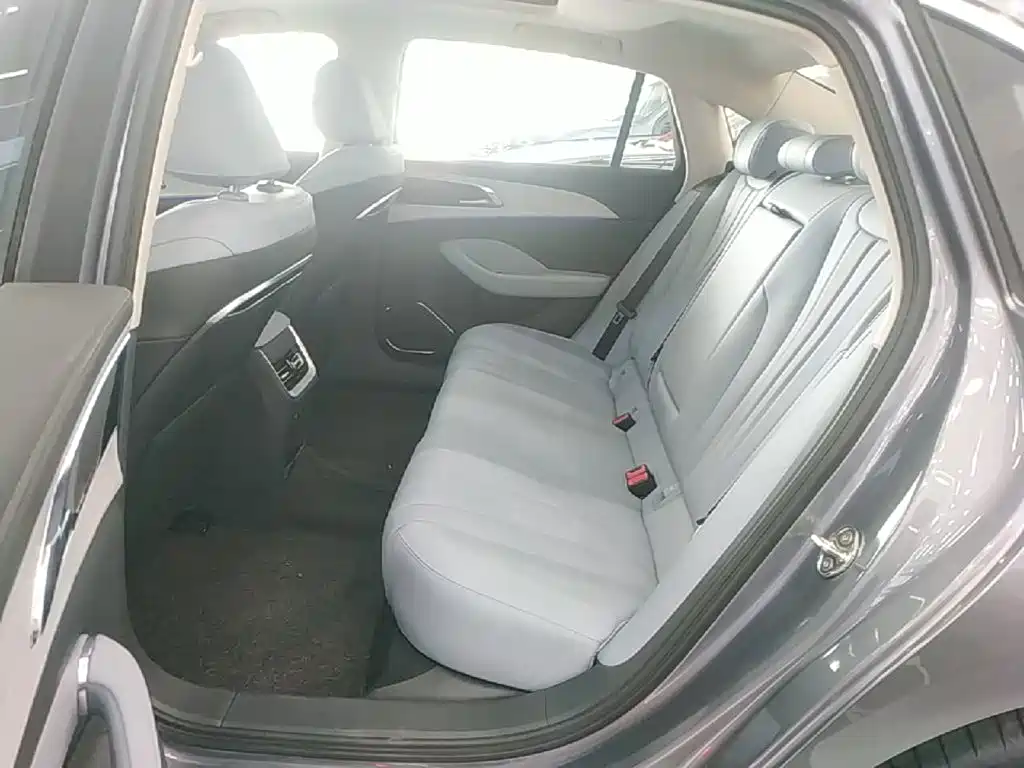 Hongqi Hongqi H5 PHEV — миниатюра 17