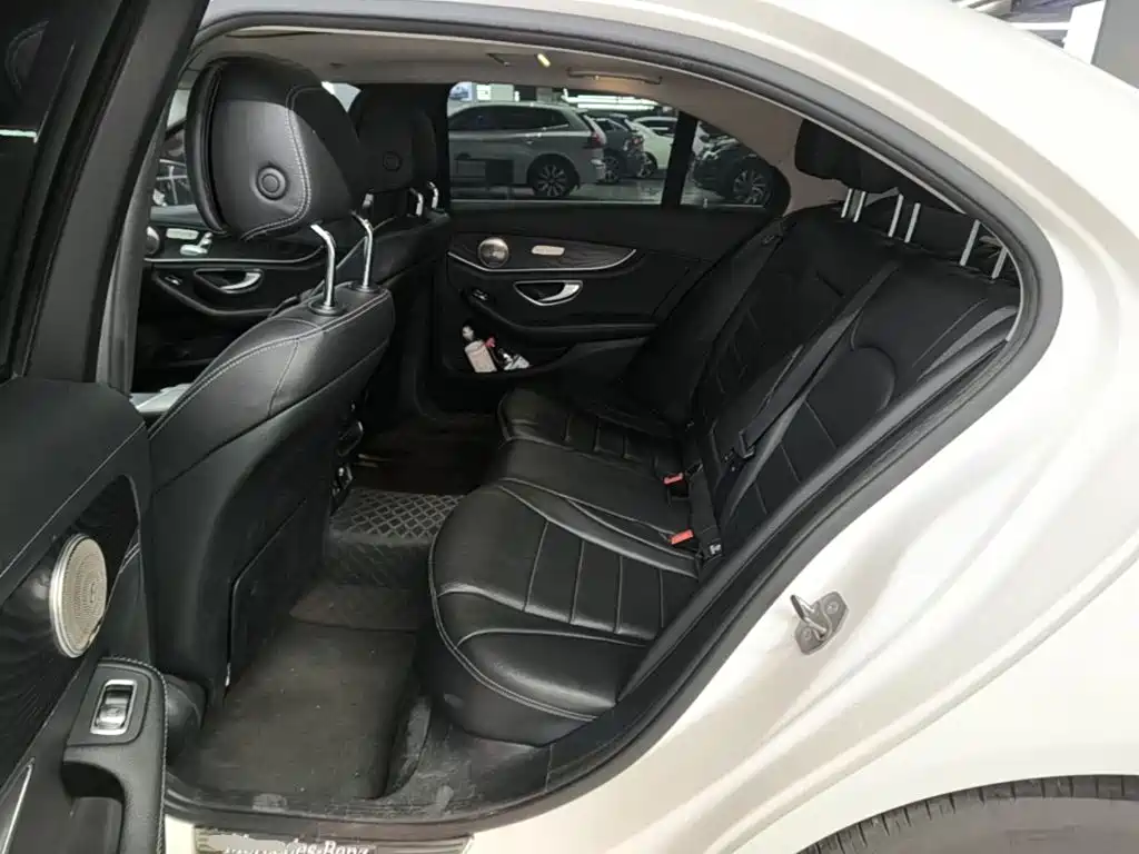 Mercedes-Benz C-Class — миниатюра 17