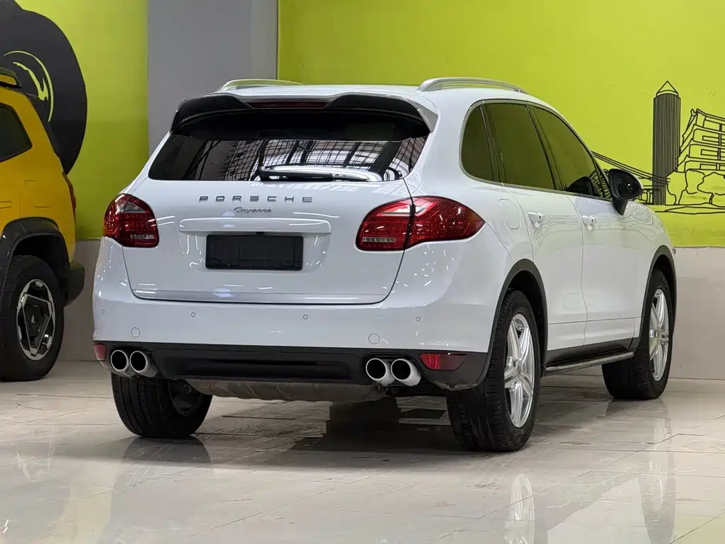 Porsche Cayenne — миниатюра 6