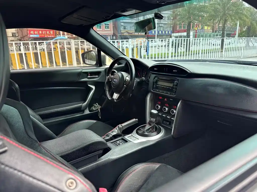 Subaru BRZ — миниатюра 9