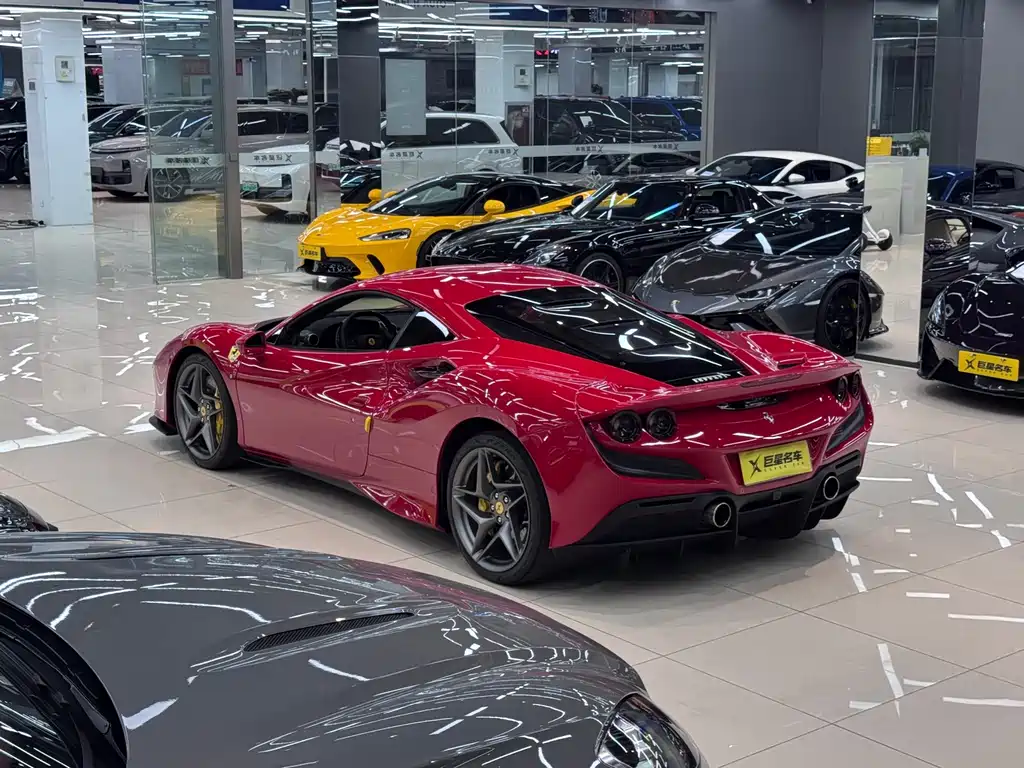 Ferrari F8 — миниатюра 9