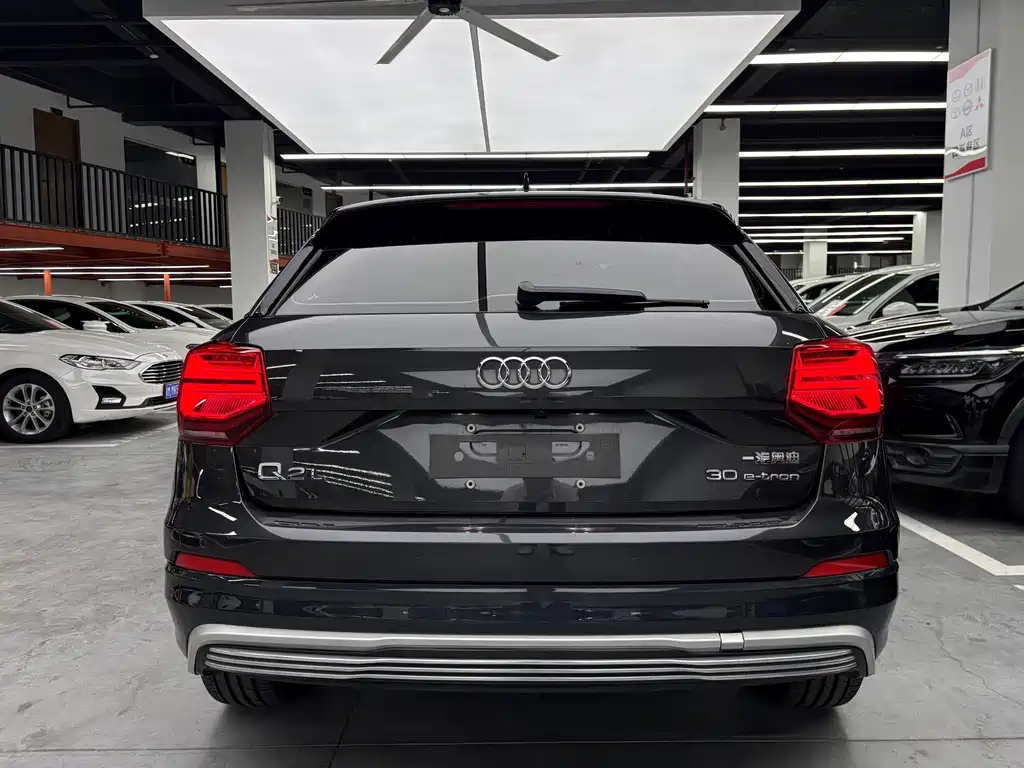 Audi Q2L e-tron — миниатюра 16