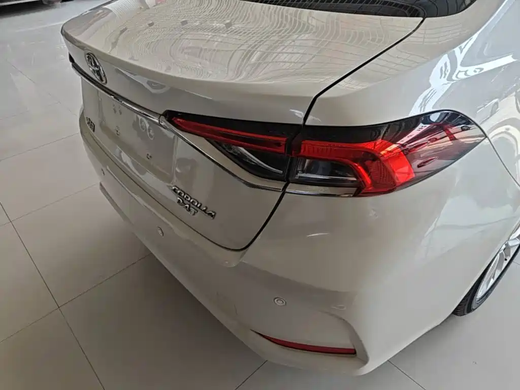 Toyota Corolla — миниатюра 8