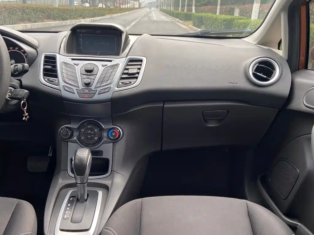 Ford Fiesta — миниатюра 9