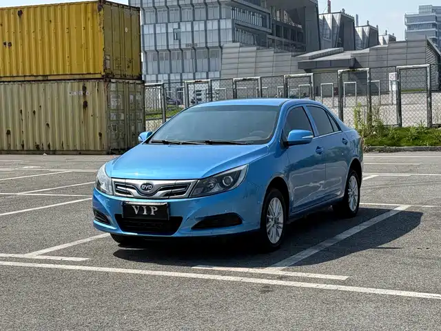 2022 BYD E5