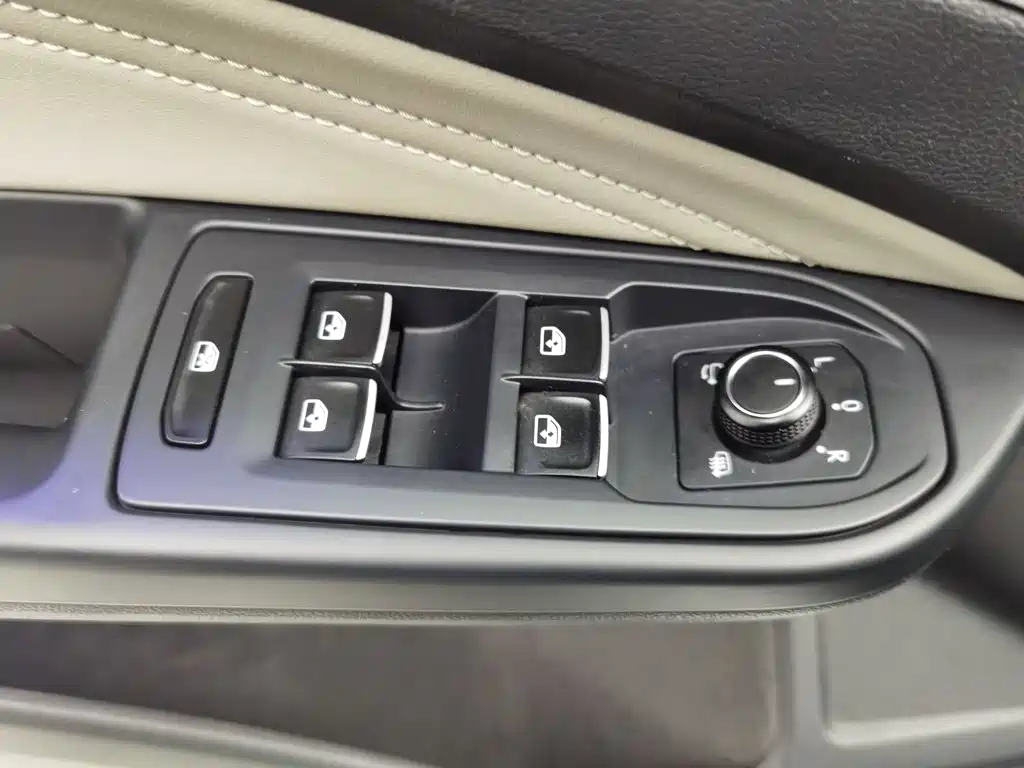 Volkswagen Golf — миниатюра 9