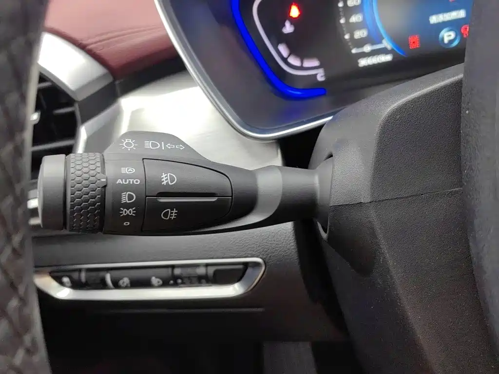 Geely Binyue — миниатюра 21