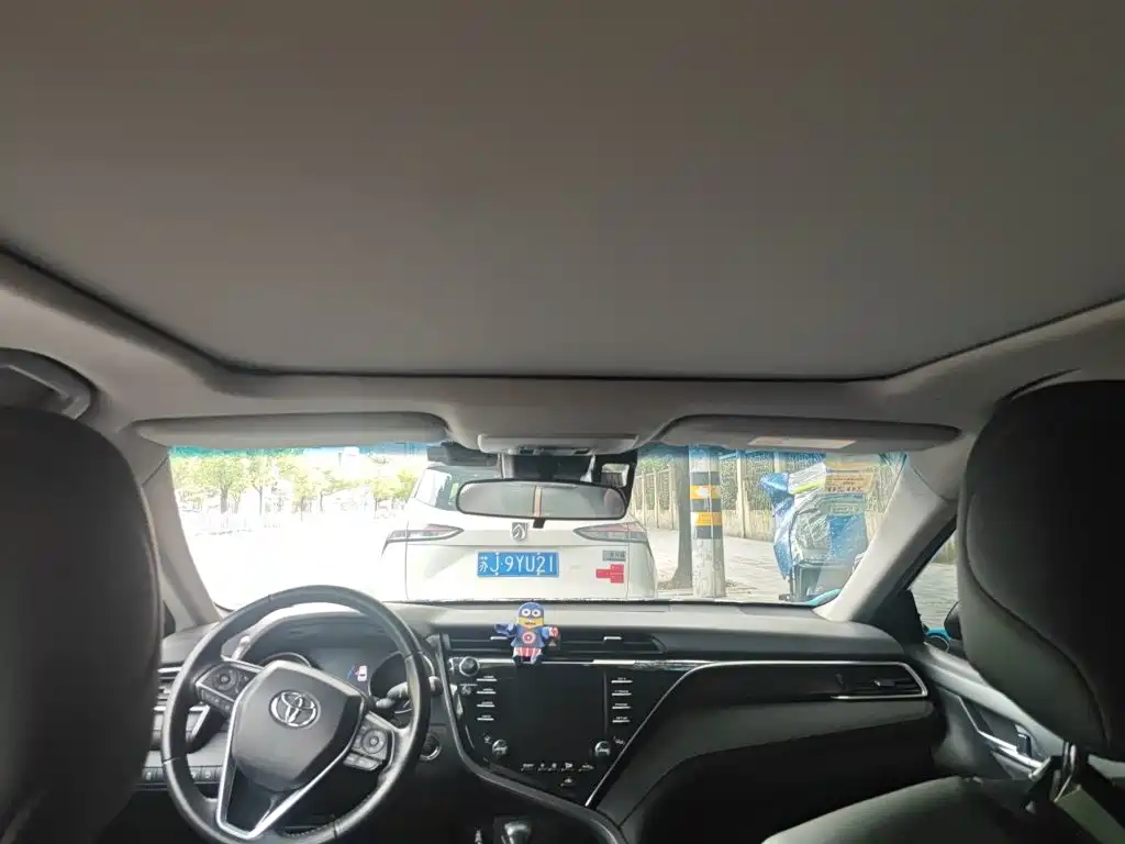 Toyota Camry — миниатюра 9