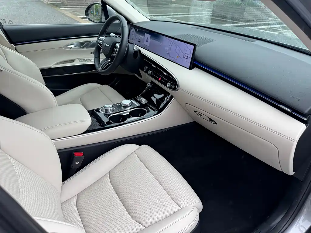 Genesis GV70 — миниатюра 4