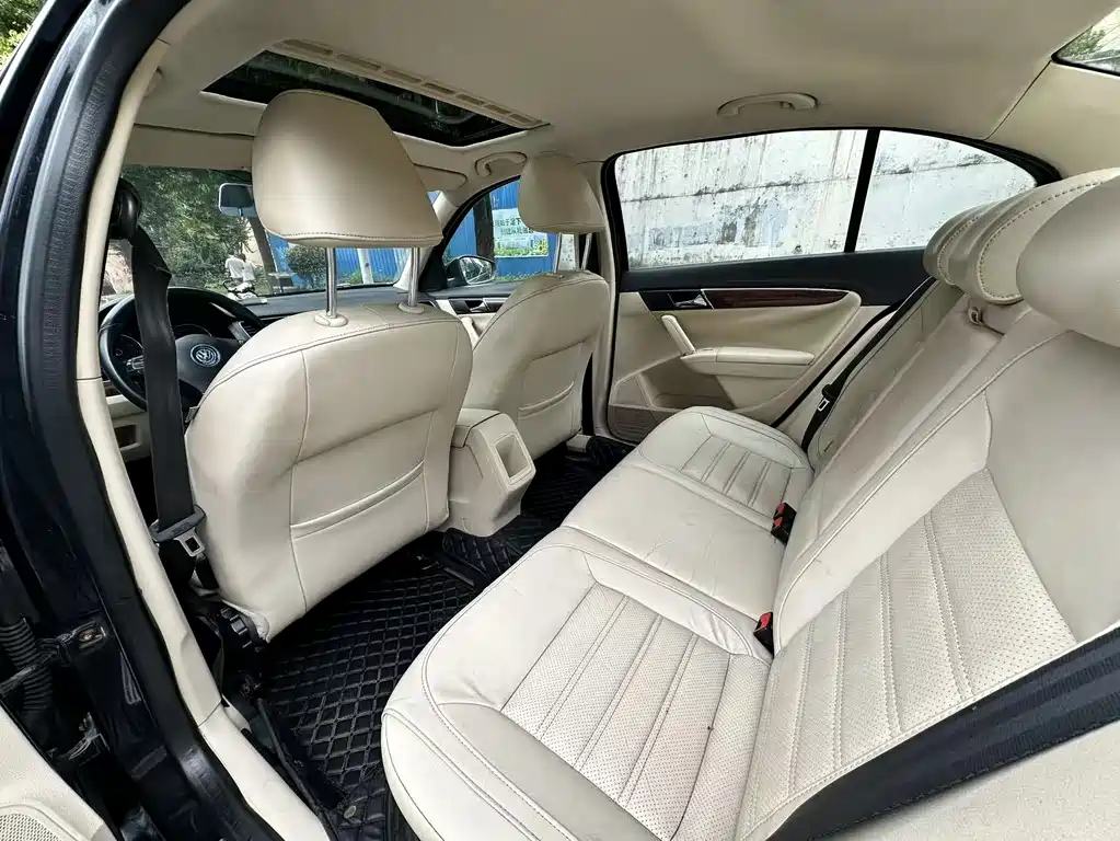 Volkswagen Lavida — миниатюра 5