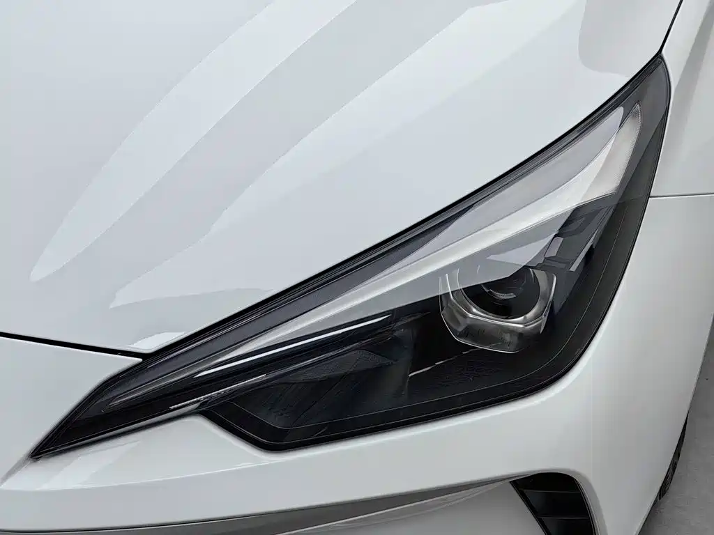 Roewe i5 — миниатюра 7