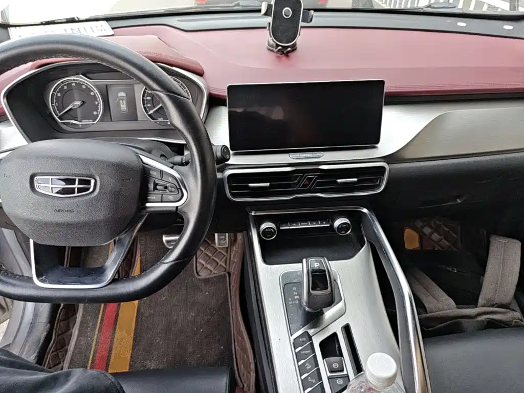 Geely Binyue — миниатюра 10