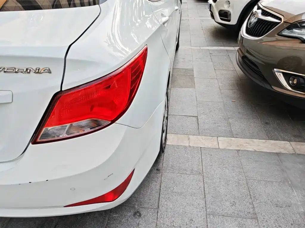 Hyundai Verna — миниатюра 8