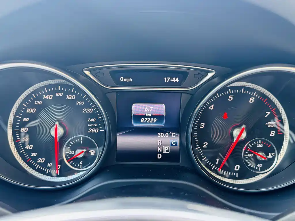Mercedes-Benz GLA — миниатюра 12