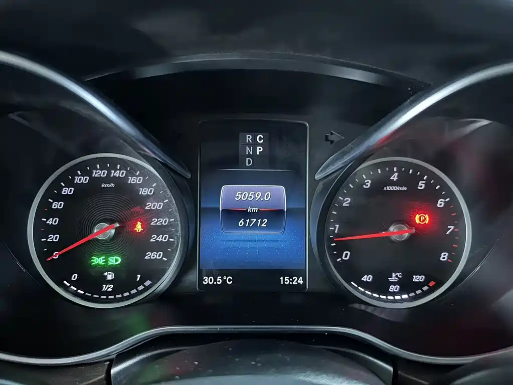 Mercedes-Benz V-Class — миниатюра 15