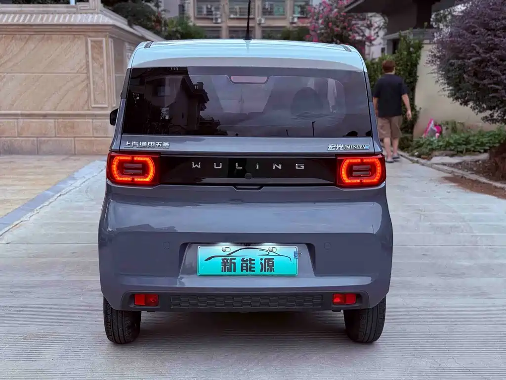 Wuling MINIEV — миниатюра 10