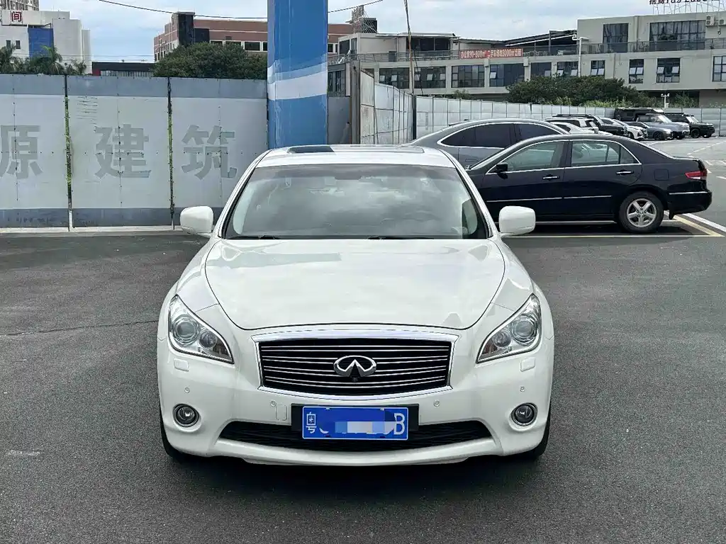 Infiniti Q70 — миниатюра 2