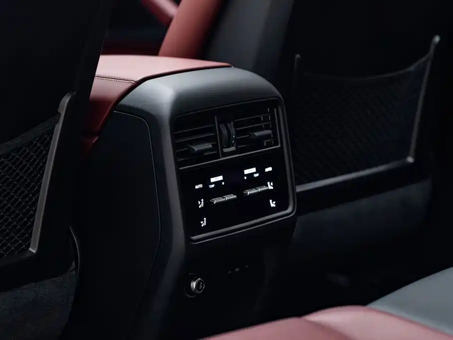 Porsche Cayenne — миниатюра 10