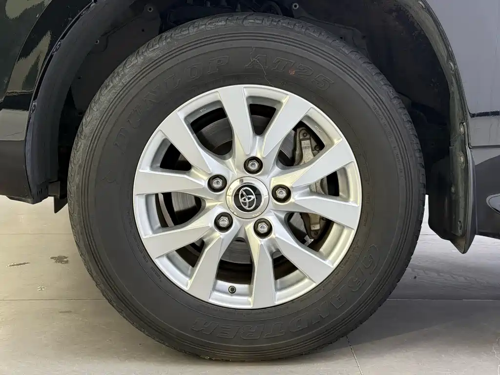 Toyota Land Cruiser — миниатюра 7