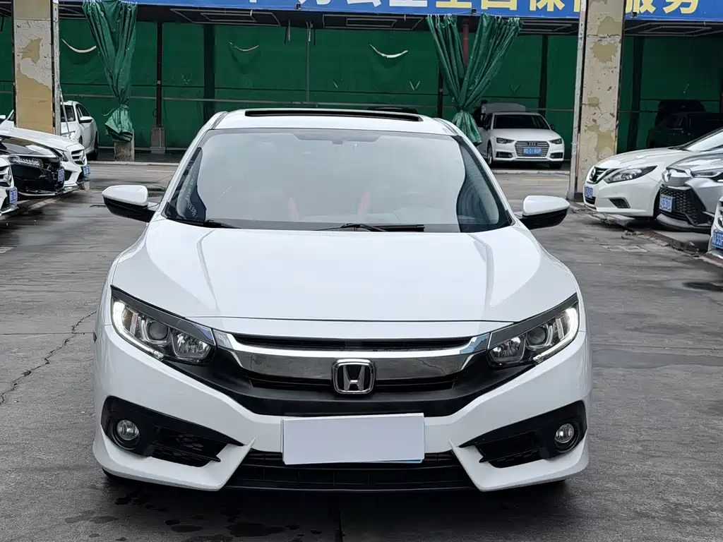 Honda Civic 2016 220TURBO CVT Luxury