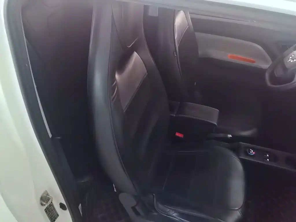 Wuling MINIEV — миниатюра 25