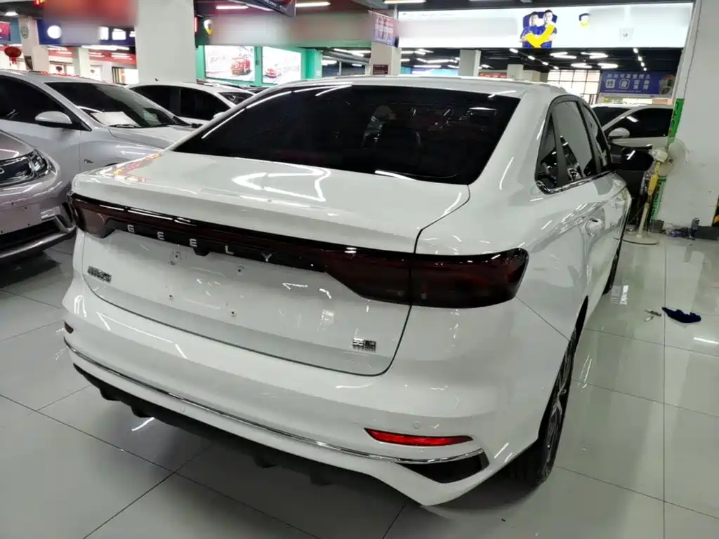 Geely Emgrand — миниатюра 7