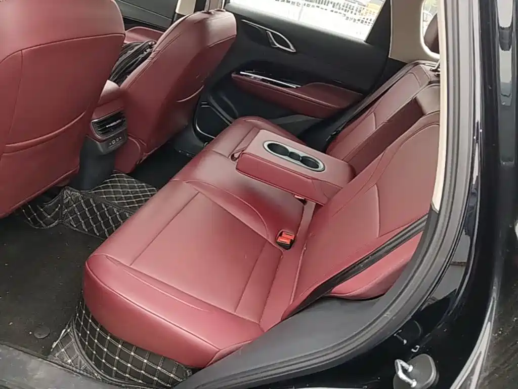 Hongqi Hongqi HS3 PHEV — миниатюра 17