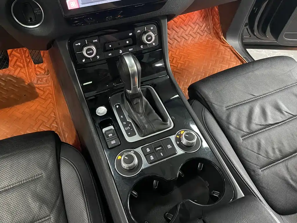 Volkswagen Touareg — миниатюра 11