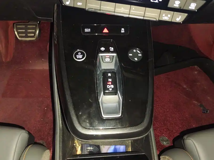 Audi Q4 e-tron — миниатюра 16