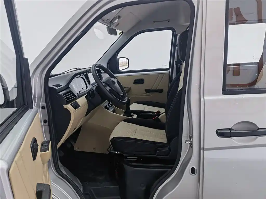 CHANGAN CROSS STAR V3