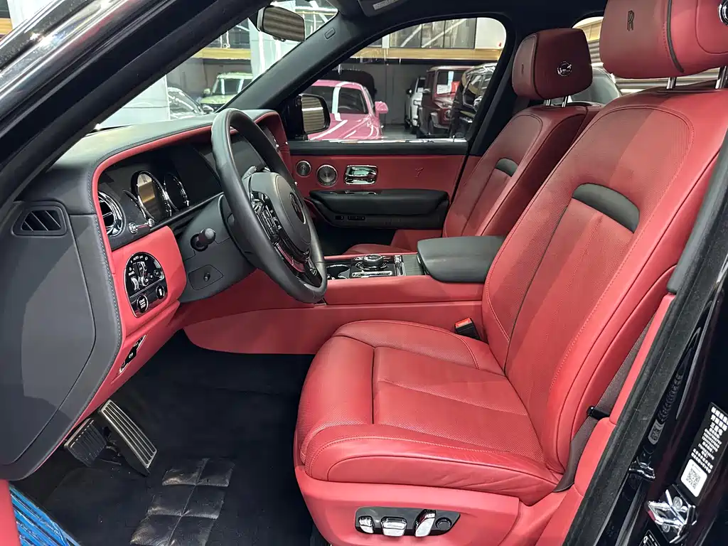Rolls-Royce Cullinan — миниатюра 5