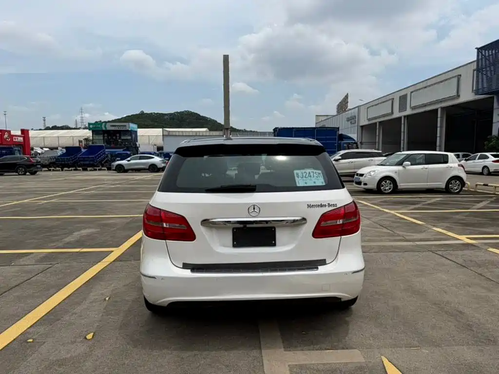 Mercedes-Benz B-Class — миниатюра 8
