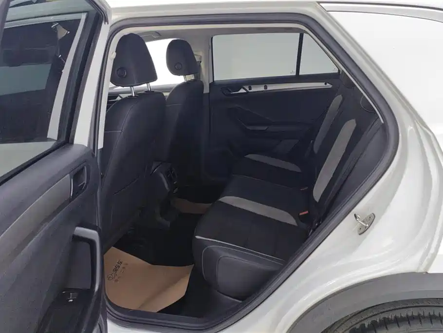 VOLKSWAGEN T ROC EXPLORING SONGS