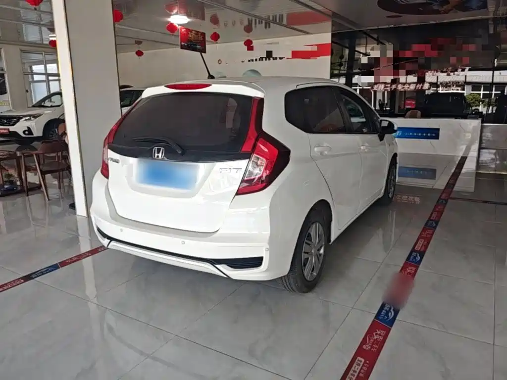 Honda Fit — миниатюра 7