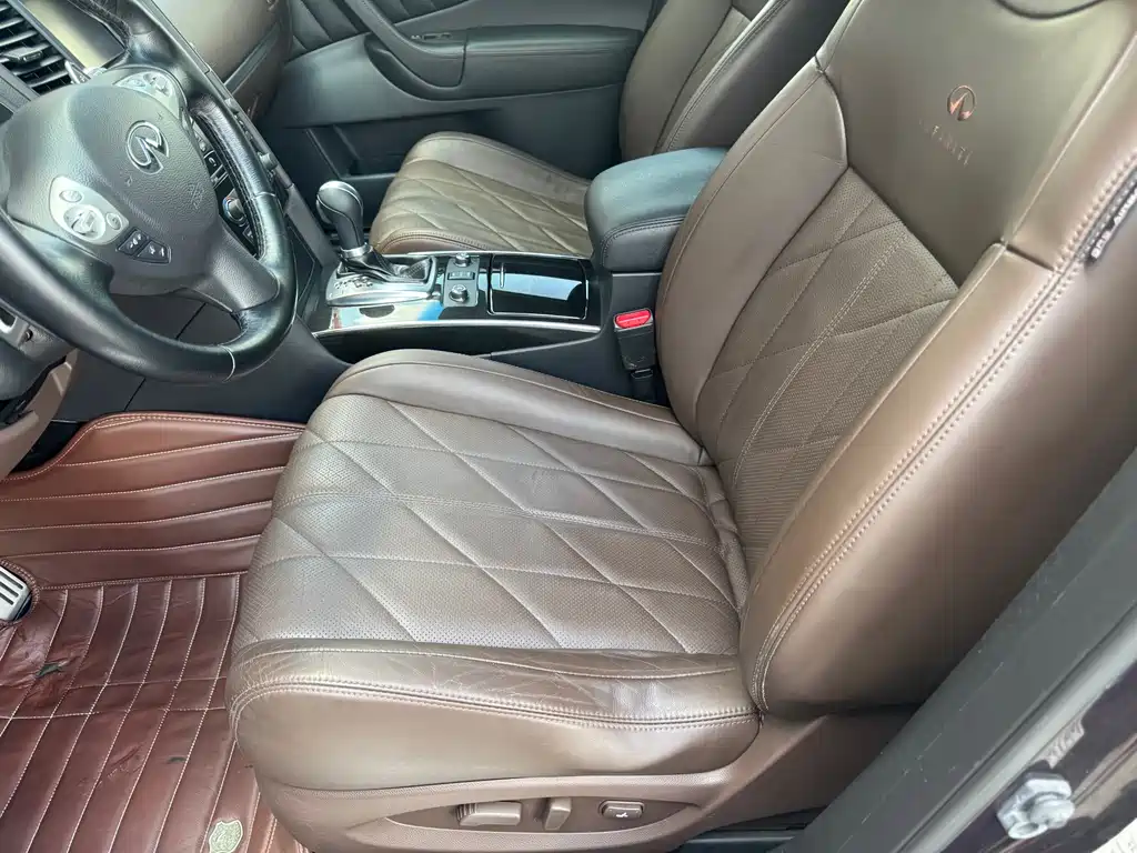 Infiniti QX70 — миниатюра 7