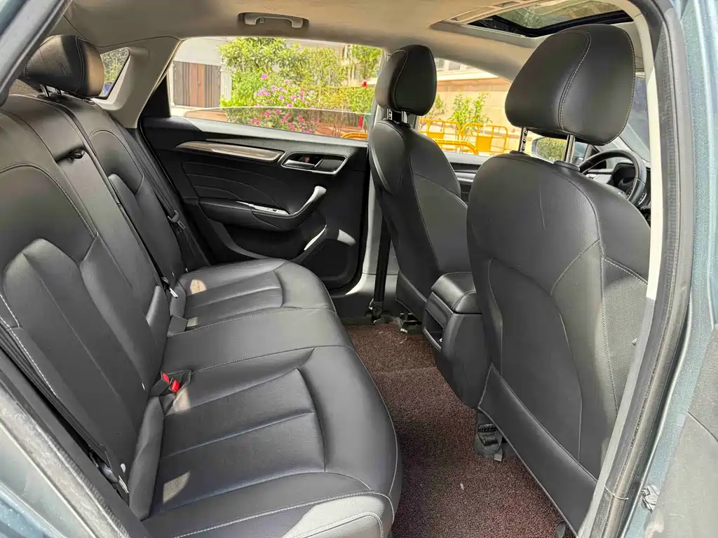 Roewe Roewe i6 Classic — миниатюра 6