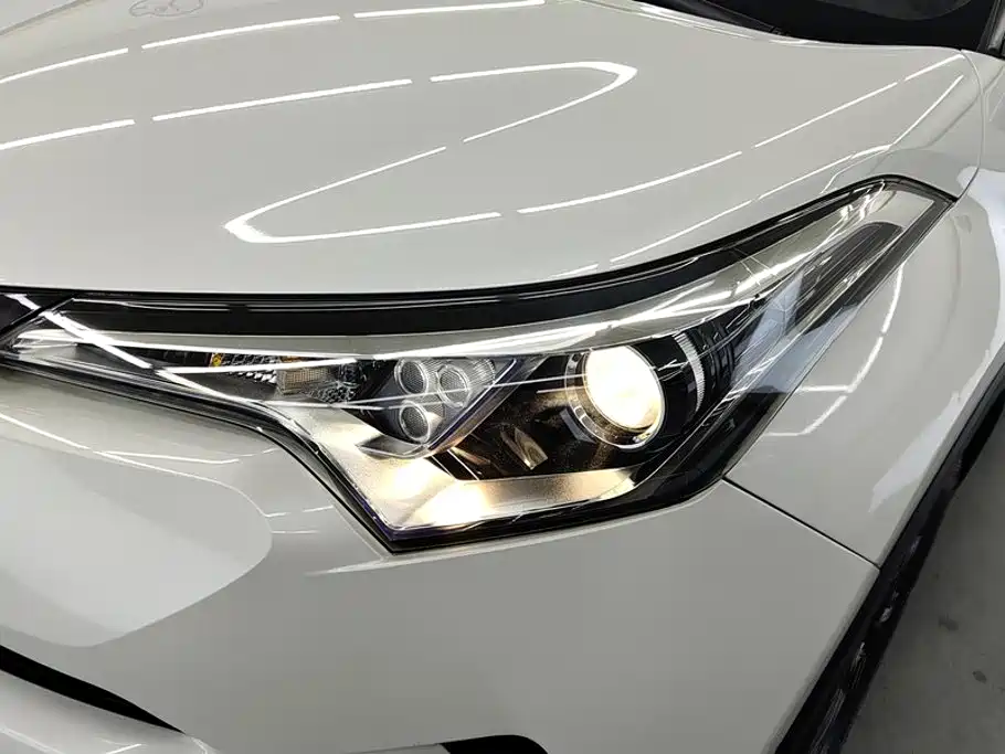 Toyota IZOA — миниатюра 5