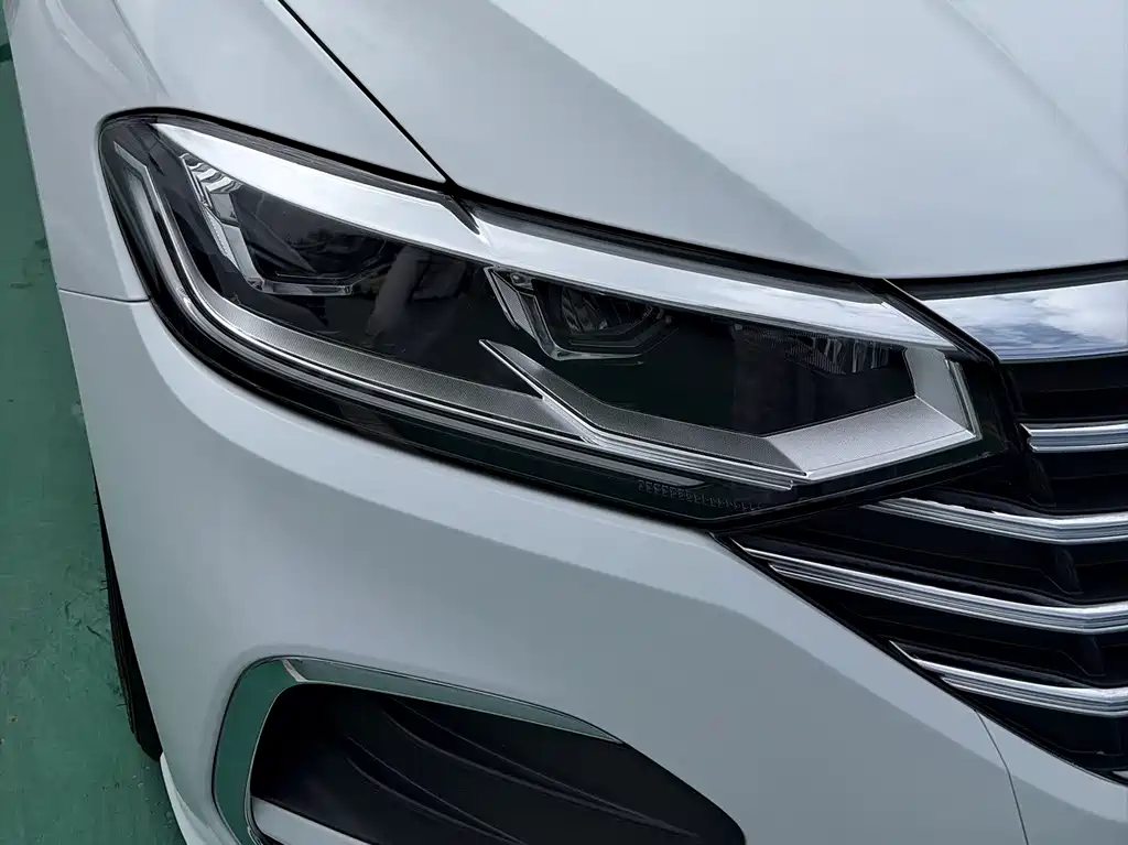 Volkswagen Lavida — миниатюра 4