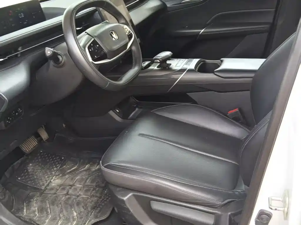 Changan Yida — миниатюра 4
