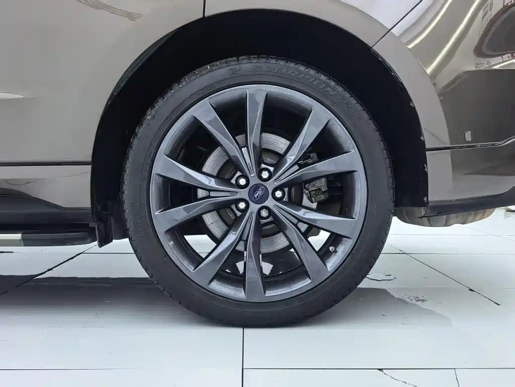 Ford Edge — миниатюра 24