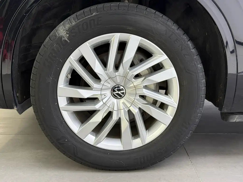 Volkswagen Touareg — миниатюра 7